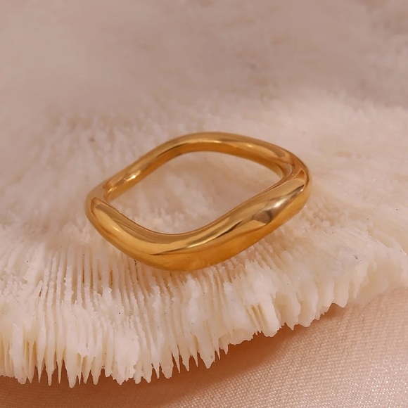 Yasmeen Jewellery Jewelry - New: 18K Gold Plated Minimalist Water Wave Ring
